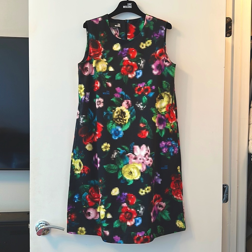 Love Moschino Size 6-8